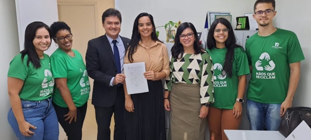 Nugam obtém alvará de funcionamento da primeira associação de catadores(as), em Conquista