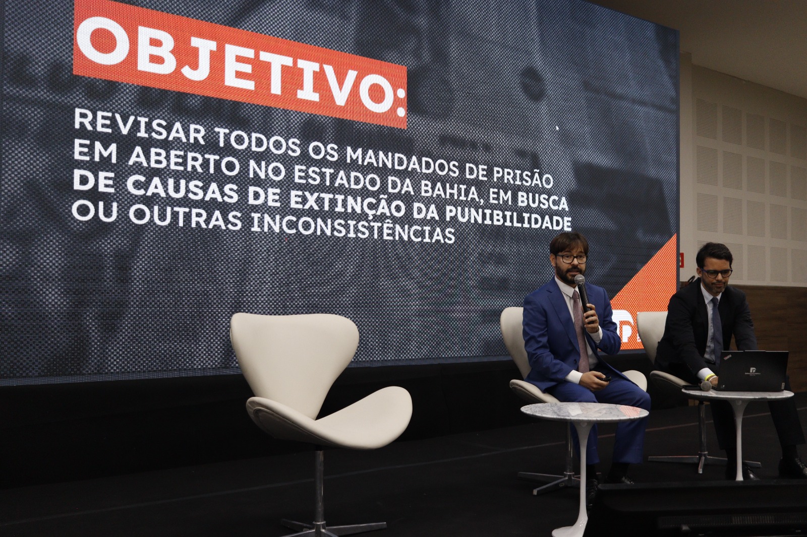 Defensoria lança central para acompanhar pessoas monitoradas eletronicamente