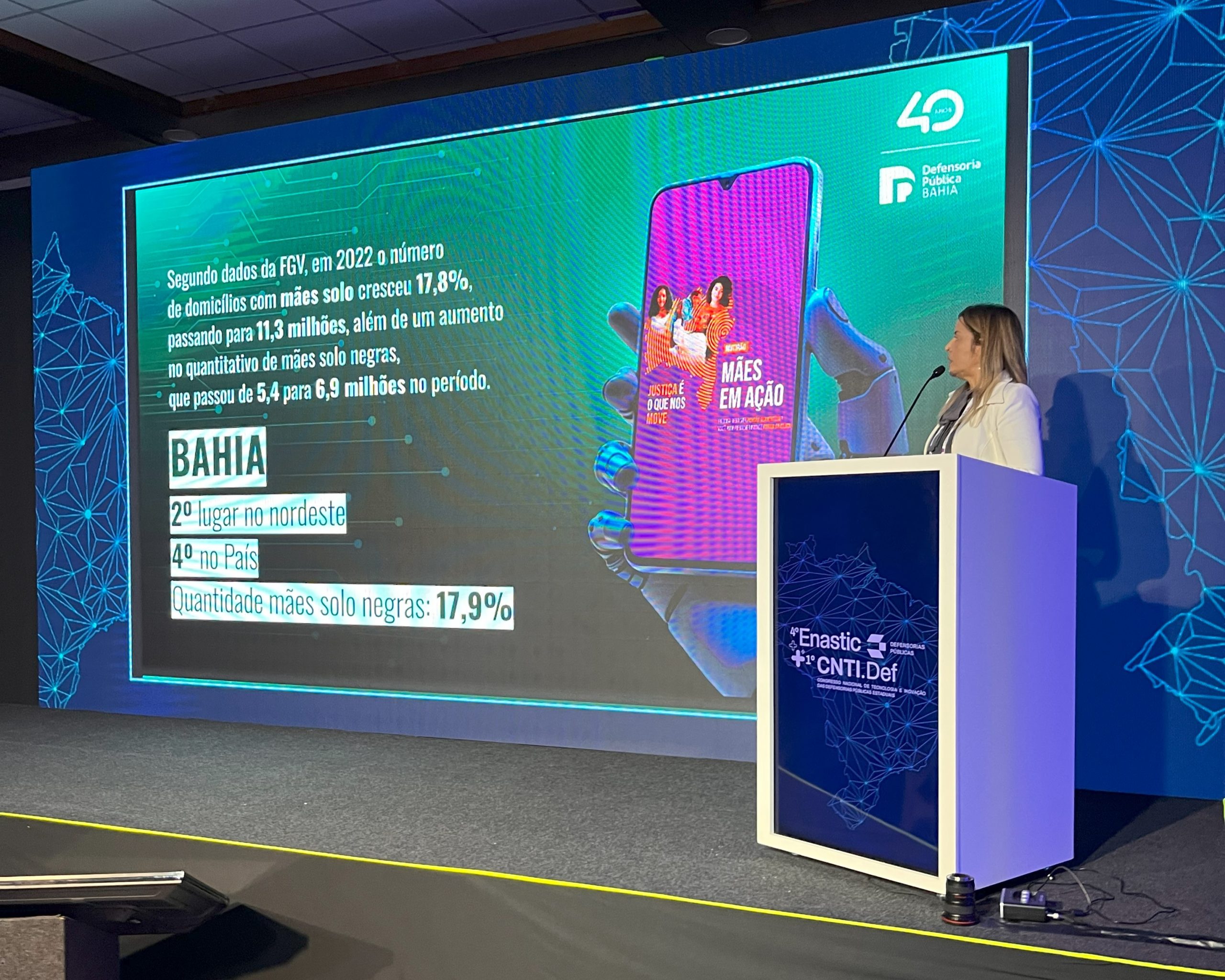 Defensoria da Bahia destaca impacto da inteligência artificial para transformar atendimento em palestra no Enastic