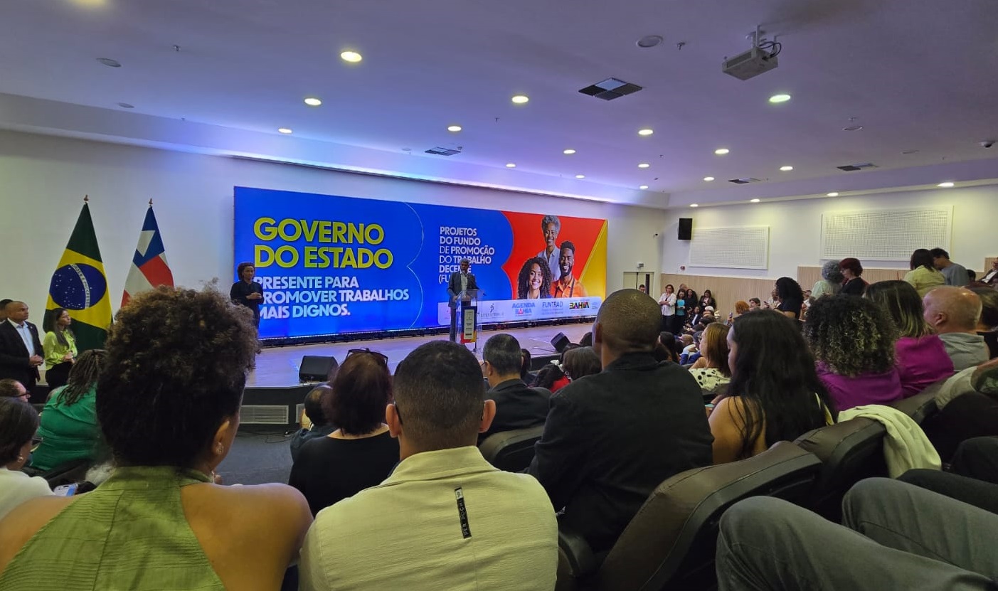 DPE marca presença em assinatura de projetos relacionados ao Fundo do Trabalho Decente