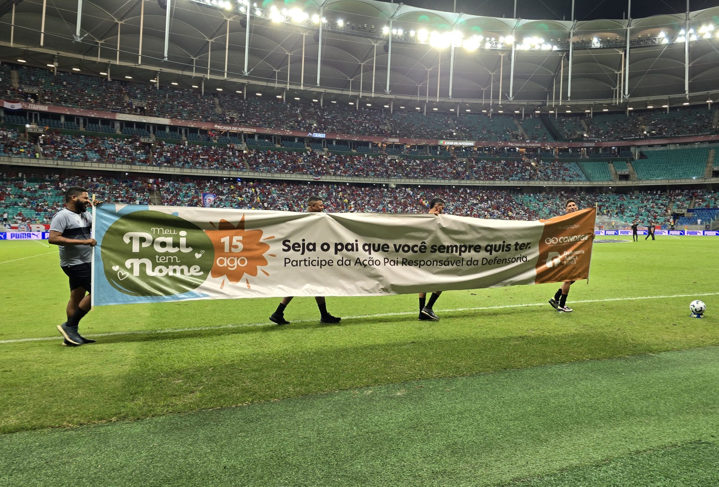 Campanha “Meu Pai Tem Nome” ganha destaque em jogo do Bahia e alcança mais de 35 mil pessoas na véspera do Dia dos Pais