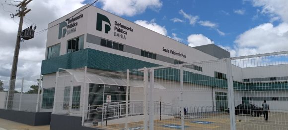 Vitória da Conquista: Defensoria aciona justiça e obtém medidas cautelares após denúncias em abrigos municipais