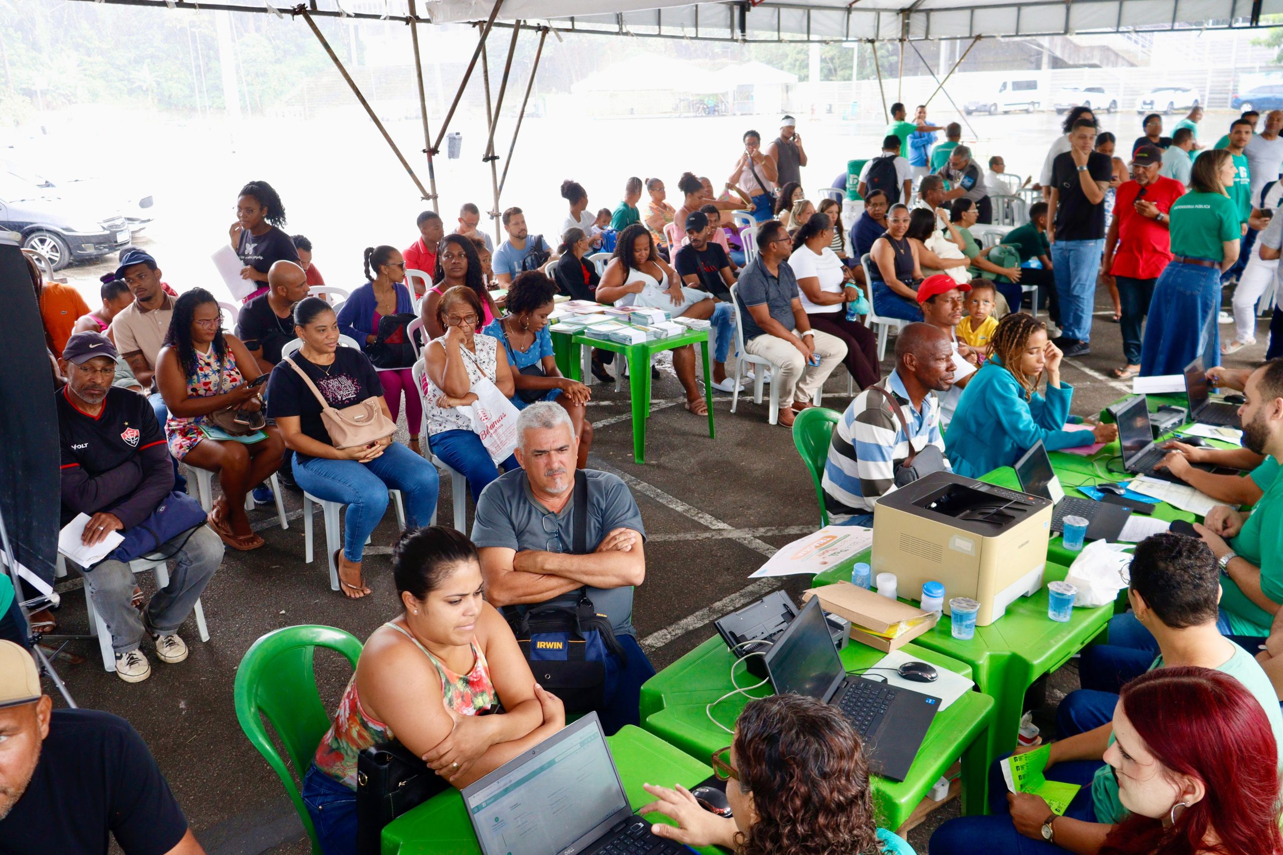 “Meu Pai Tem Nome” reúne mais de 500 pessoas na Fonte Nova e garante registro de pais na certidão de filhos