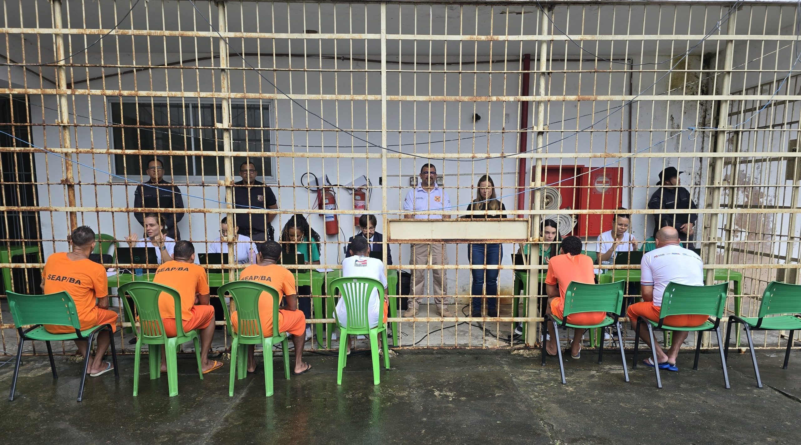 Mutirão da Defensoria na Colônia Penal de Simões Filho faz 171 atendimentos a pessoas encarceradas em dois dias