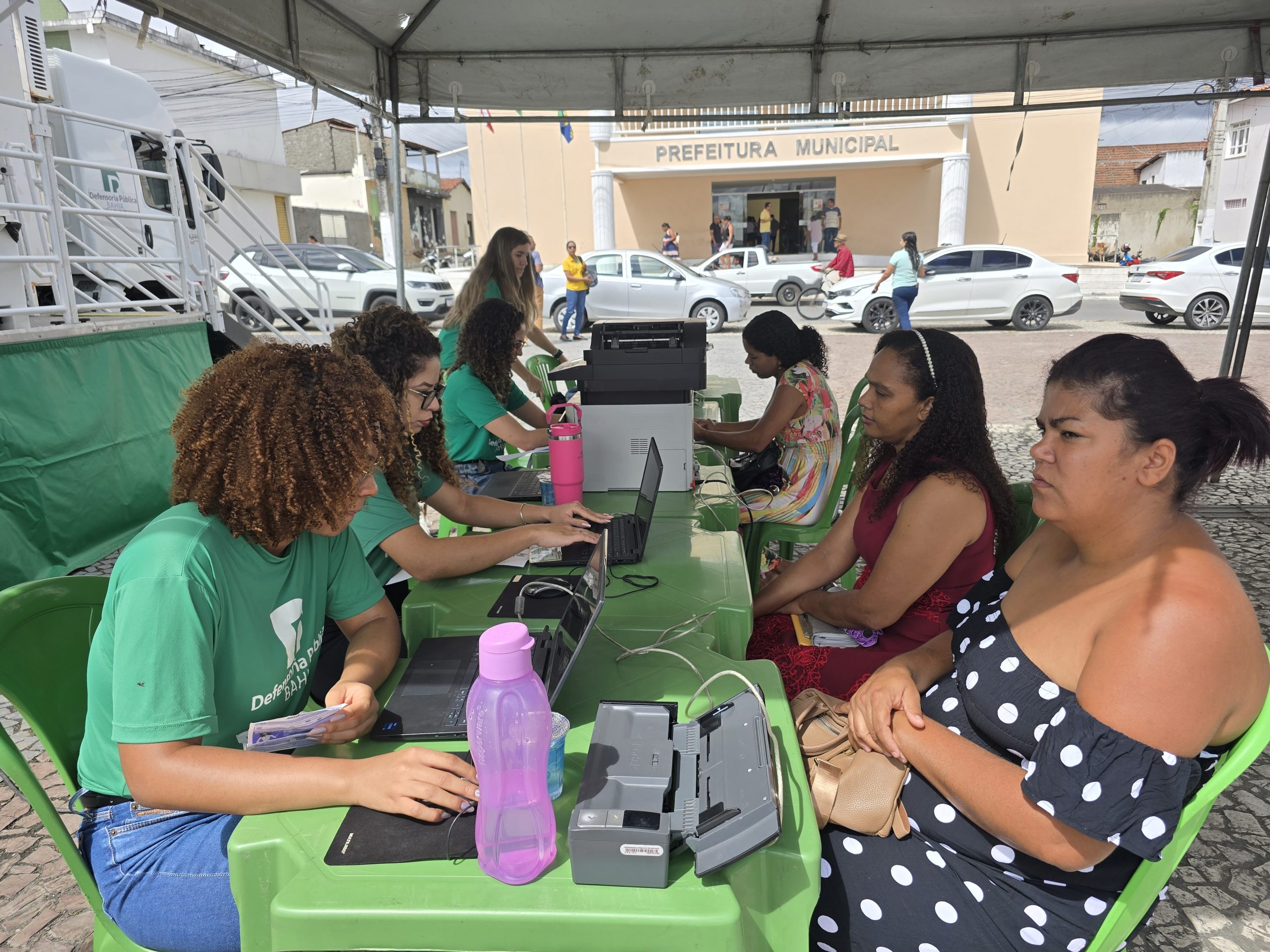 Unidade Móvel da Defensoria atende em São Domingos e serviço de orientação jurídica é o mais procurado pelos moradores