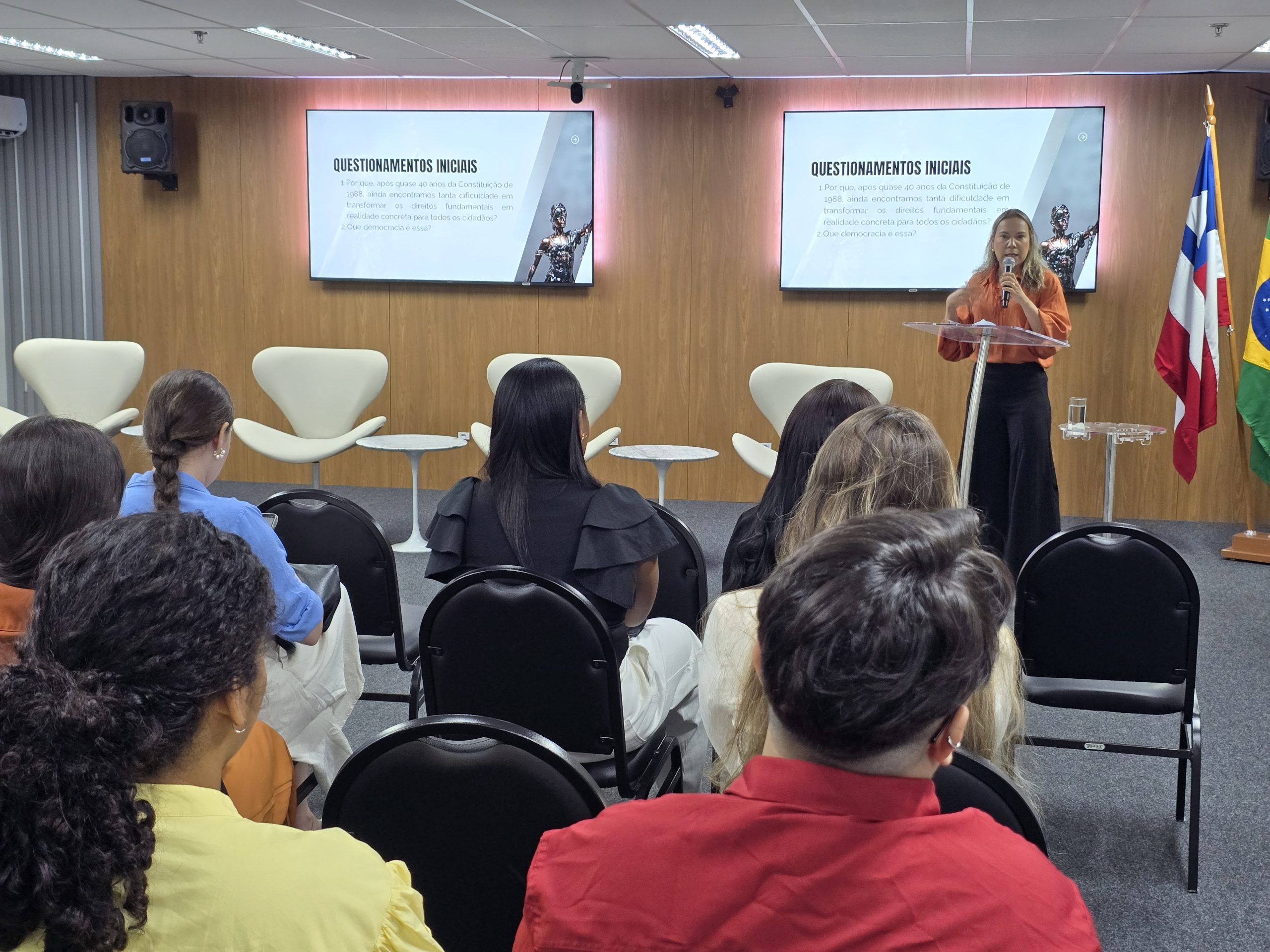Defensoria inicia formação de novos(as) residentes jurídicos(as)