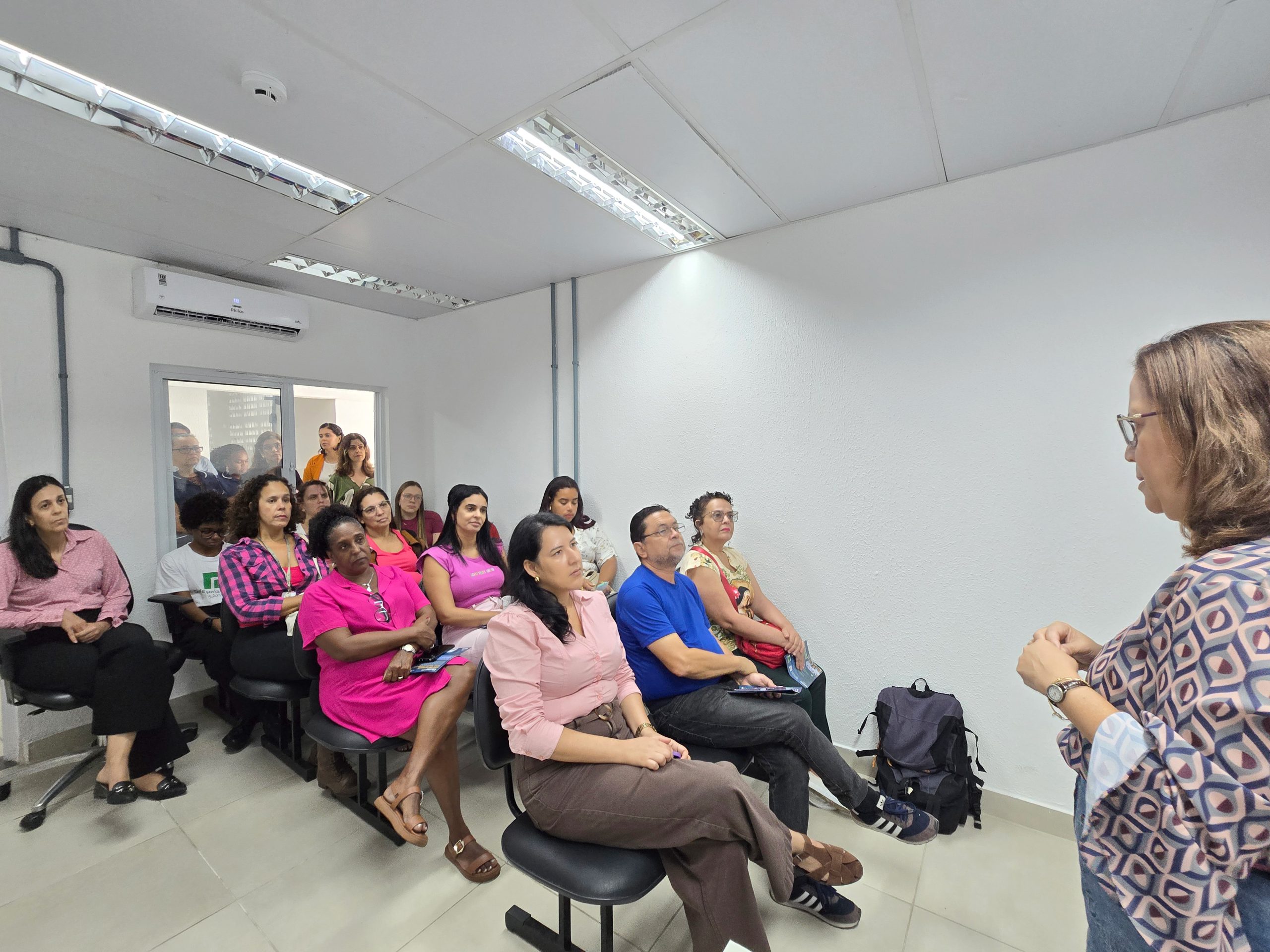 Casa Cível da Defensoria promove ação especial do Outubro Rosa com foco em informação e cuidado com a saúde da mulher